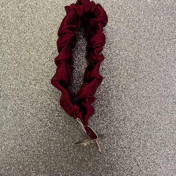 NWOT Handmade Fabric Scrunchie Key Chain/Key Fob - Picture 2 of 2
